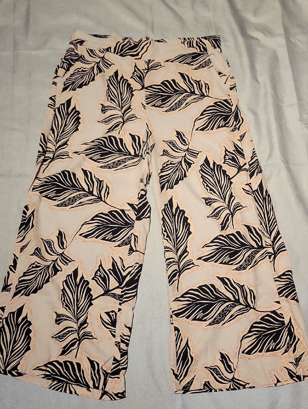 Panama Jack Peach Wide-Leg Pants with Black Leaf Print